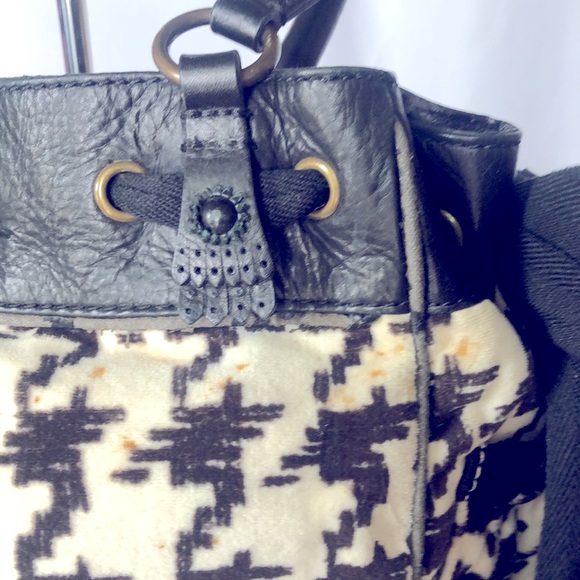 JUICY COUTURE Y2K black and cream Daydreamer houndstooth velour tote handbag. - Picture 7 of 16
